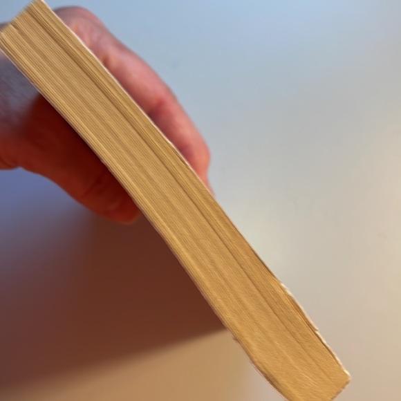 📚2/$6 A Wrinkle in Time #1 in the Time Quintet Series - Picture 5 of 12